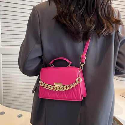 Women's Modern Chic Solid Colour Shoulder Bag with Chain Detail and Gold Buckle Lock